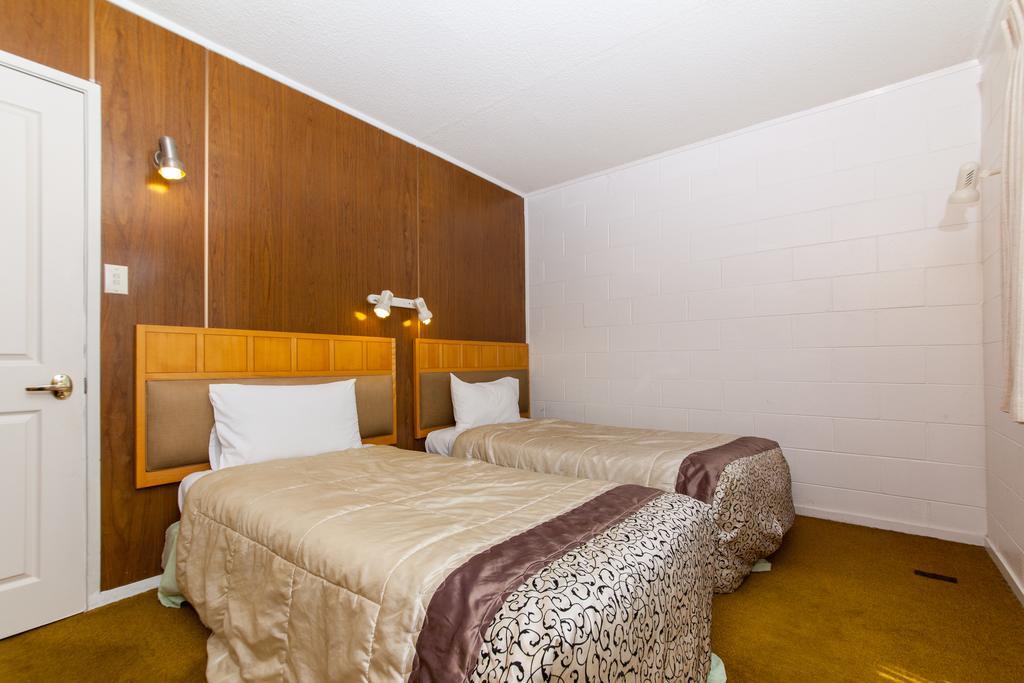 Sunset Lodge Motel Taupaki Cameră foto